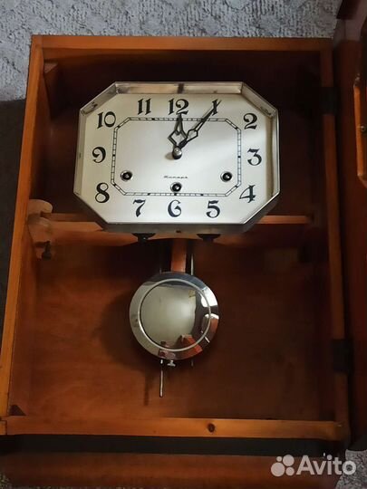 Часы Янтарь настенные с четвертым боем