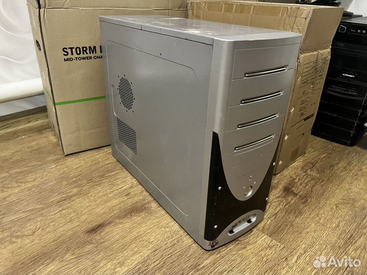 GT 440/ E 5500/ 4GB RAM/ SSD 4GB/ HDD 250GB