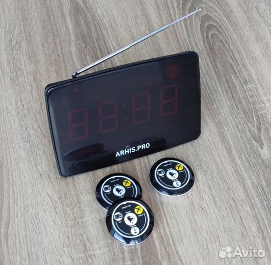 Табло вызова официанта руссифицировано и кнопки