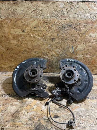 Кулаки передние Рено Меган 2 Сценик 2