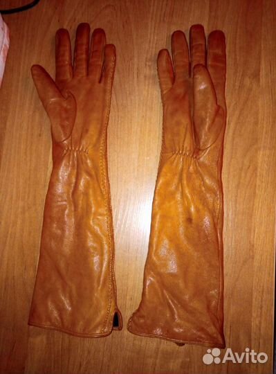 Перчатки разные