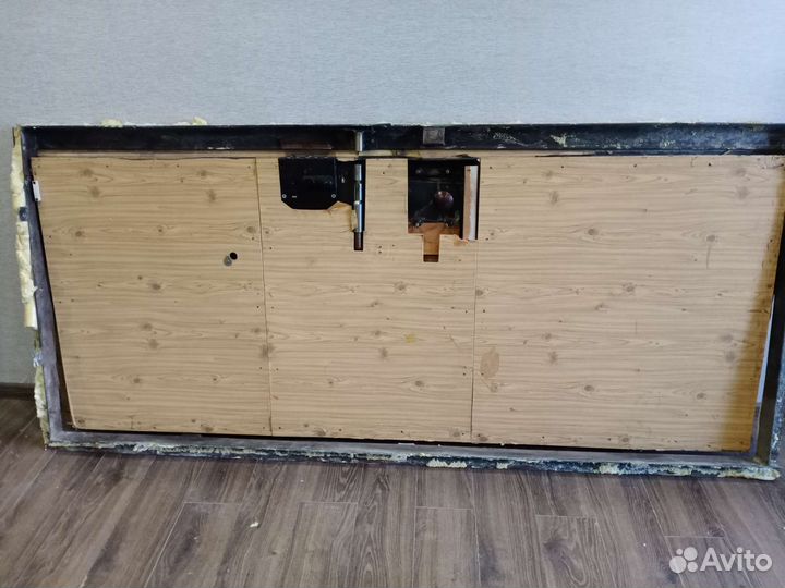 Железная металлическая дверь бу