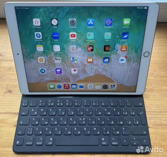 iPad Pro 2017 10.5 WiFi 64gb (A1701) + Keyboard