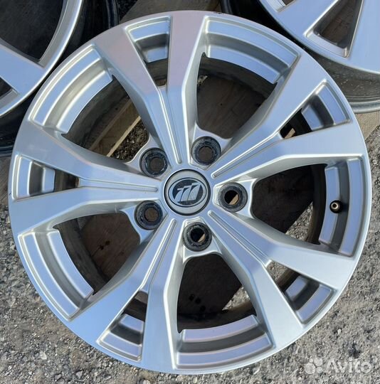 Литые диски R16 5x114.3 Corolla, Ertiga, X60