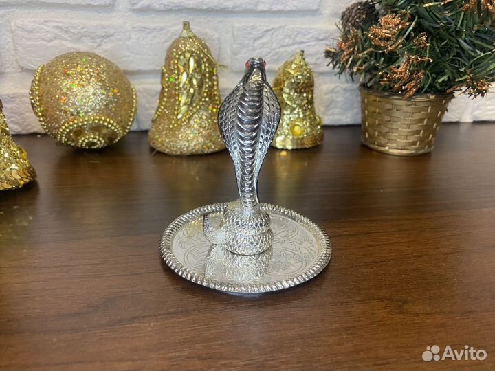 Подставка для украшений Змея