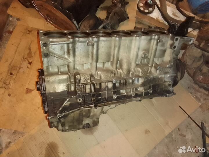 Блок двигателя в сборе BMW 5 E39 M52 B28