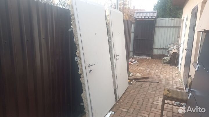 Дверь входная металлическая правая бу