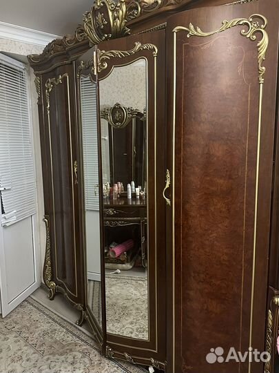 Спальный гарнитур