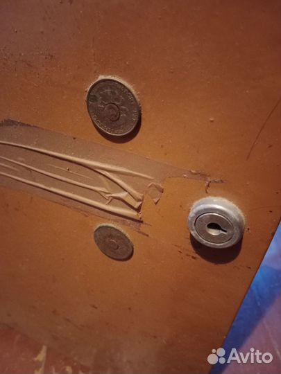 Сейф металлический