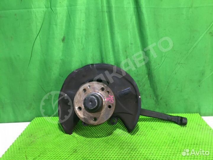 Поворотный кулак правый Mercedes-Benz E W210