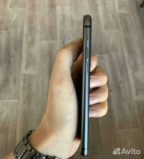 Телефон iPhone 8 64 gb