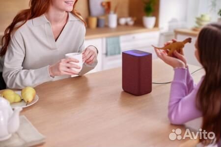 Умная колонка Яндекс Станция 2 с Алисой