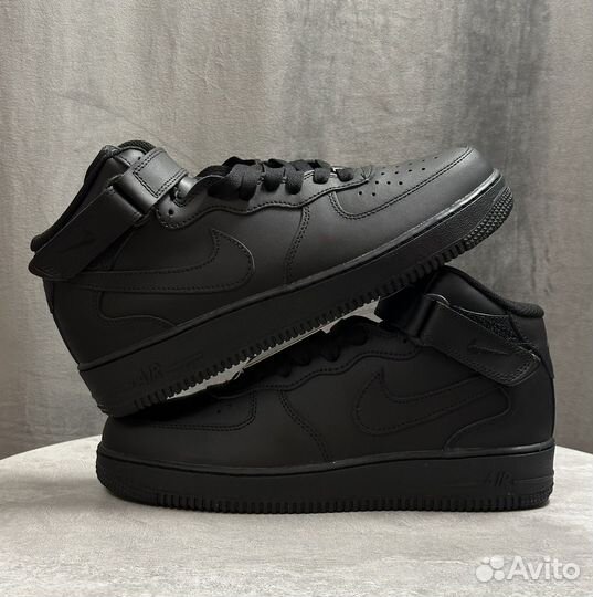 Nike Air Force 1 Mid Black