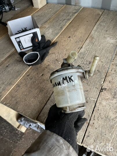 Бачок гура Geely MK