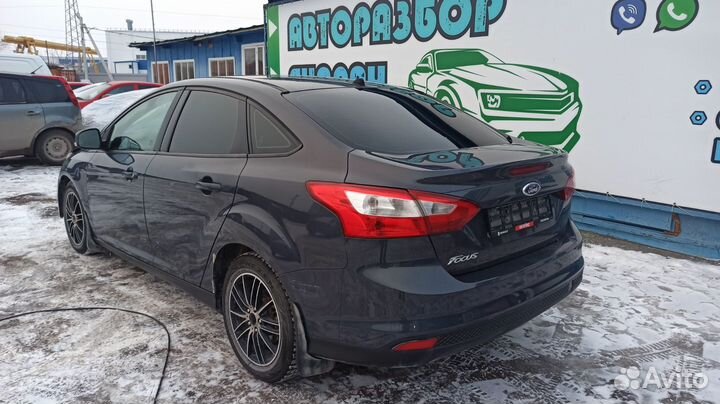 Замок спинки сиденья Ford Focus 3 2013 BM51A613B90