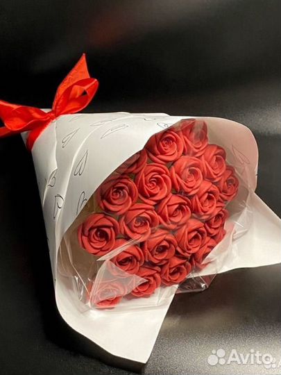 Цветы, шоколад для воспитателя и учителя