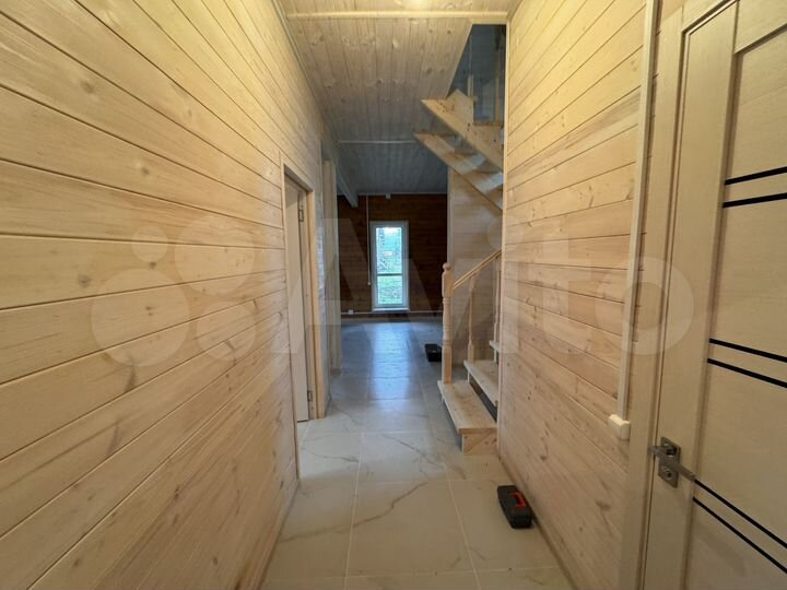 Дом 160 м² на участке 8 сот.