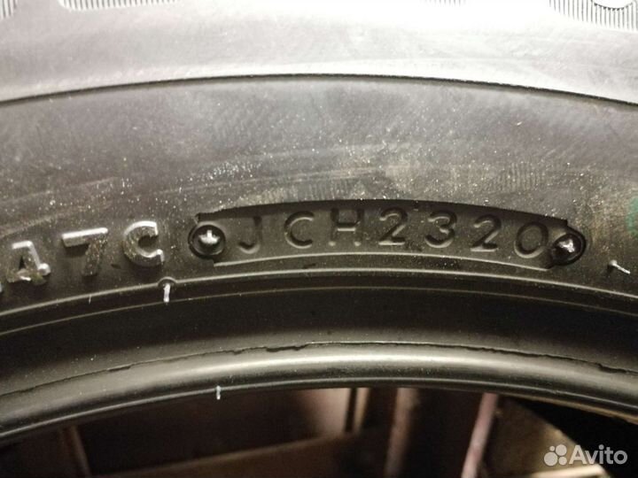 Bridgestone Blizzak Spike-02 SUV 235/55 R18 104T