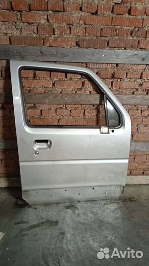 Дверь передняя правая Suzuki Wagon R 1998