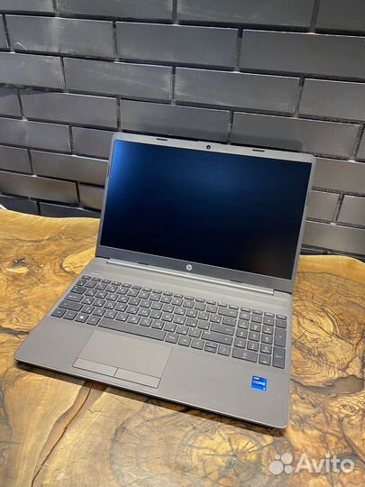 Ноутбук HP 250 G8 i5-1135G7/8Gb/512 NVMe