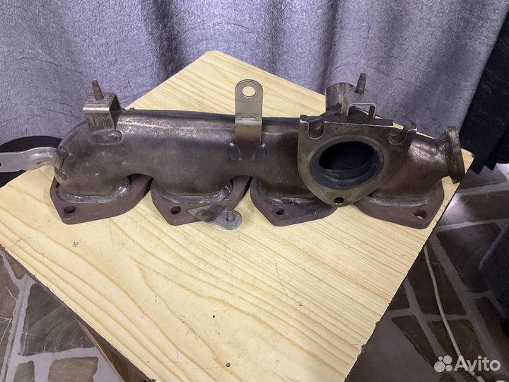 Выпускной коллектор LR022332