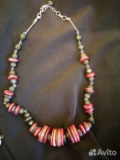 Праздничная бижутерия бусы