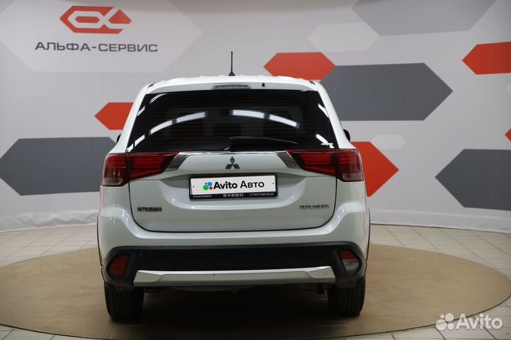 Mitsubishi Outlander 2.0 CVT, 2016, 166 944 км