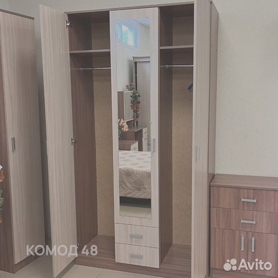 Шкаф гардероб с дверьми