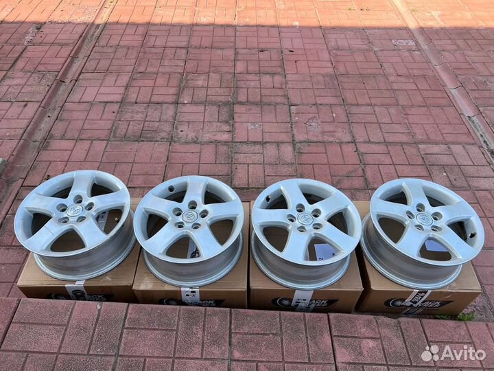 Оригинальные диски на toyota camry r16