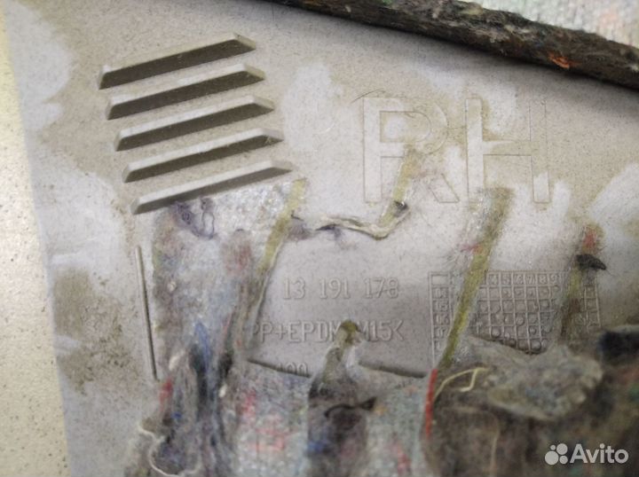 Обшивка стойки Astra H / Family 2004-2015