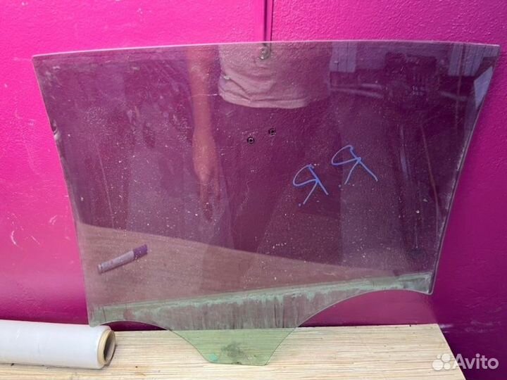 Стекло двери заднее правое Renault Megane 2