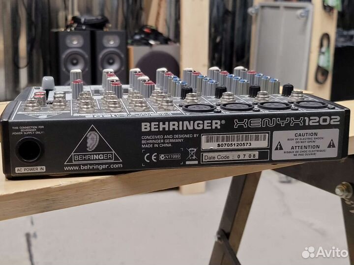 Микшер behringer