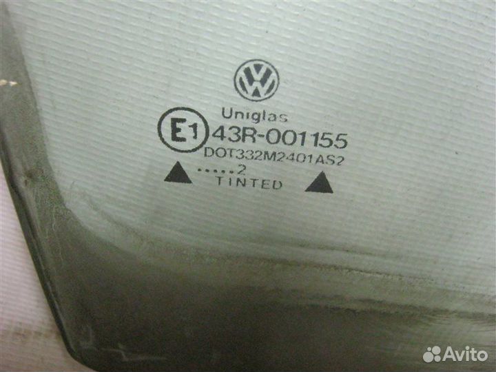 Стекло двери передней правой Volkswagen Golf