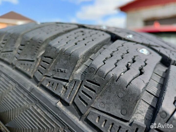 Gislaved Nord Frost 200 225/60 R17