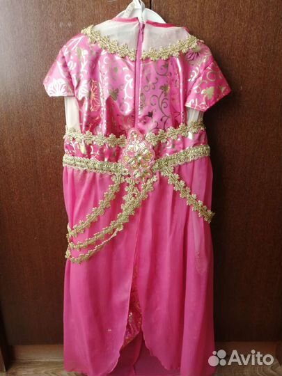 Костюм праздничный