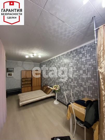 Дом 26,2 м² на участке 1 сот.