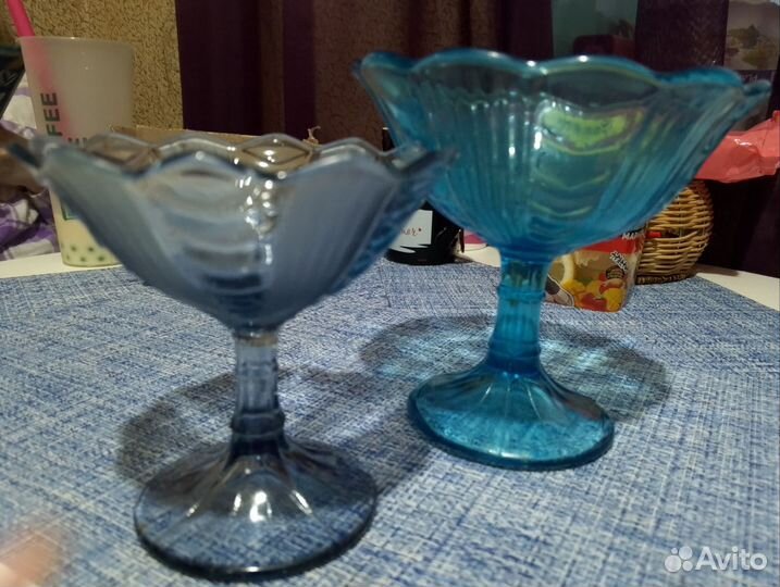 Ваза на ножке цветное стекло СССР