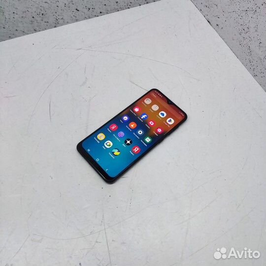 Samsung Galaxy A20, 3/32 ГБ