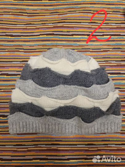 11 шапок (54-55-56 разм), 4 шарфа для девочки