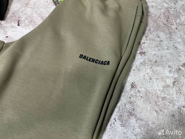 Спортивные костюмы Balenciaga