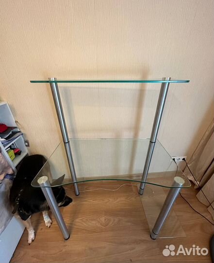 Компьютерный стол стеклянный