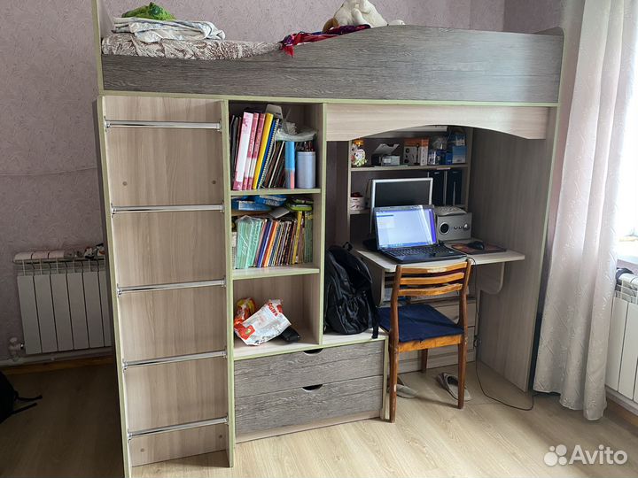 Двухярусная кровать