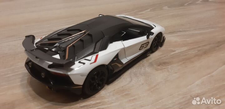 Lamborghini Aventador SVJ 1/24