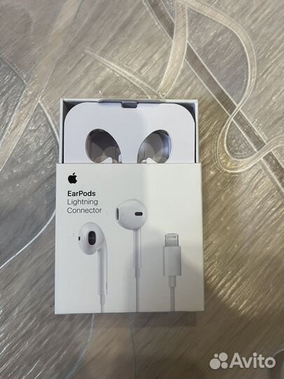 Наушники apple EarPods Lightning Connector