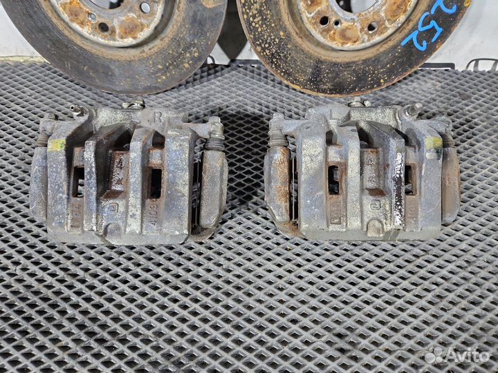 Суппорт тормозной передний Honda Accord CW2 K24A