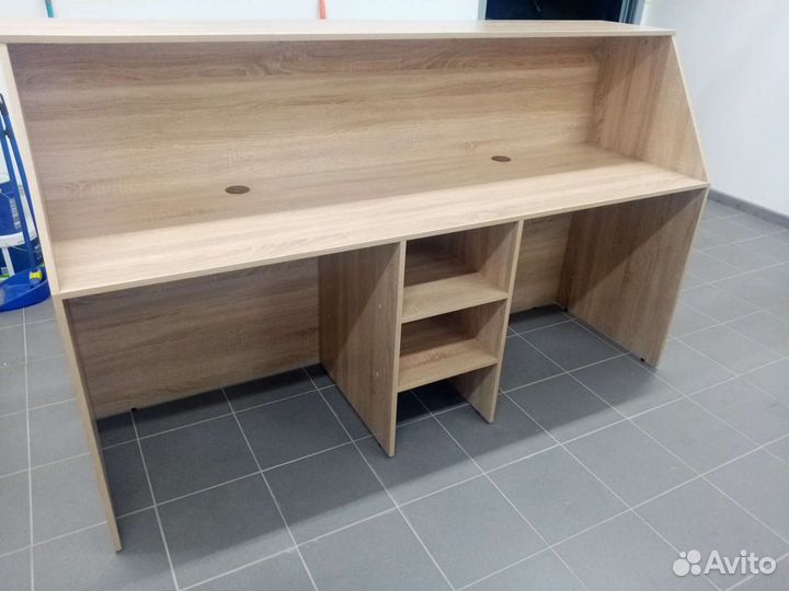 Стойка ресепшн, новая