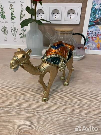 Статуэтка верблюд-шкатулка