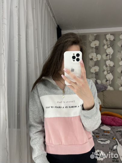 Укороченная кофта на молнии