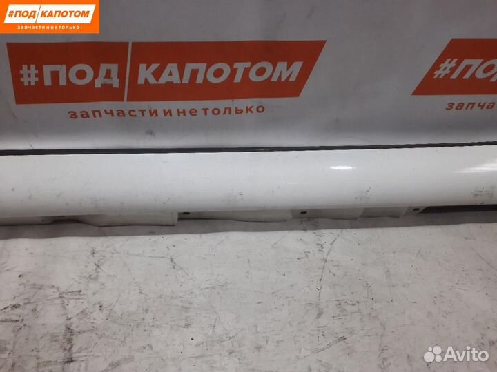 Накладка на порог левая Toyota Avensis 2 (T250)