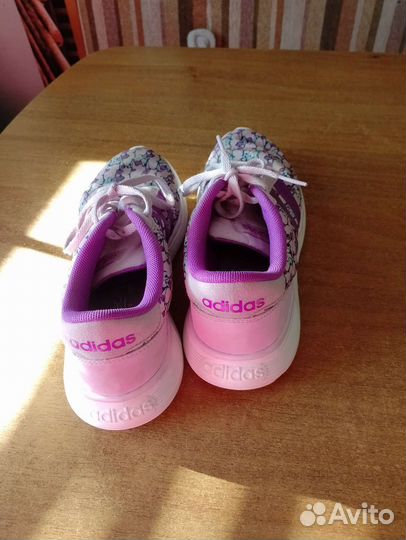 Кроссовки adidas